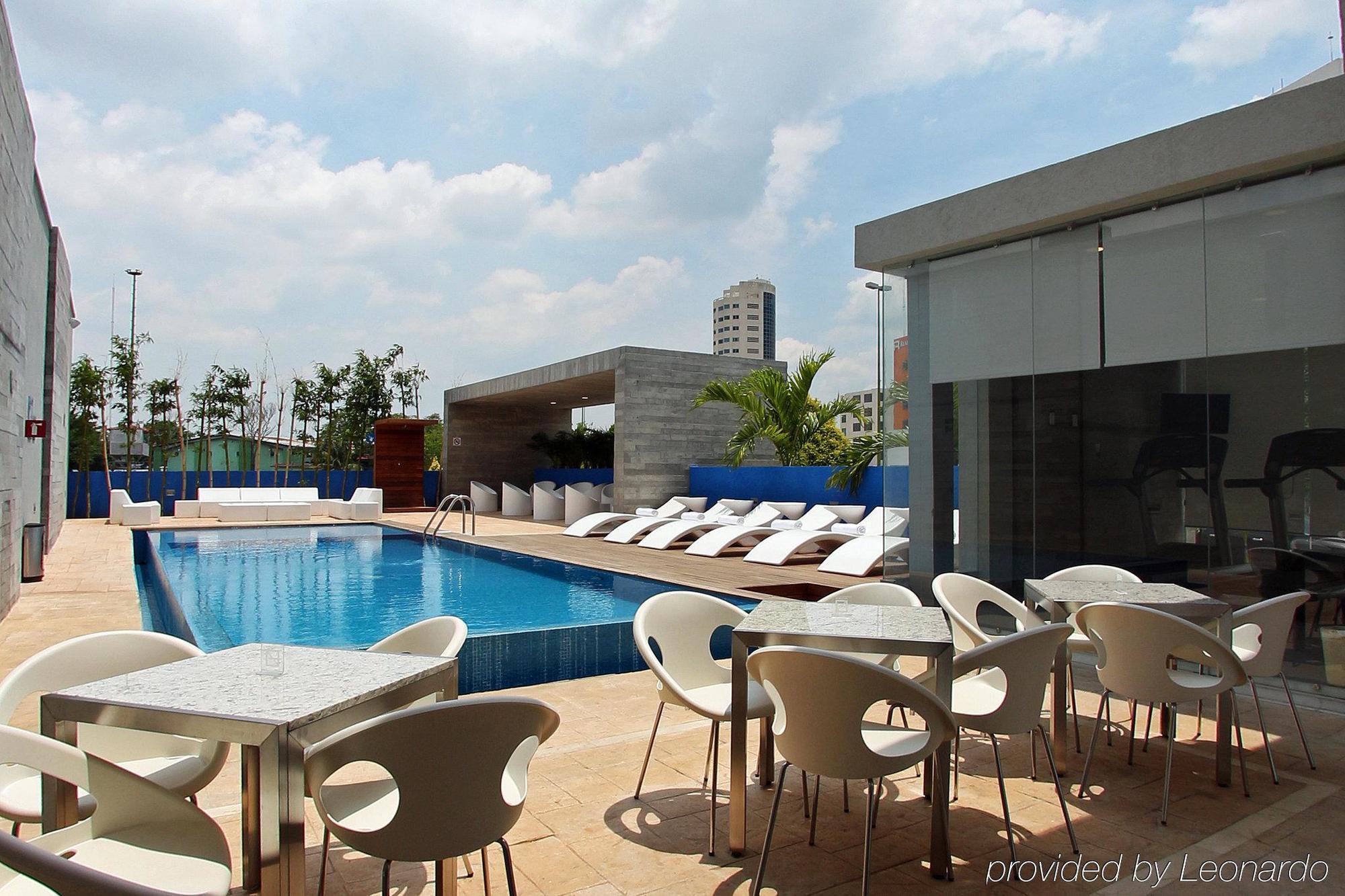 One Villahermosa 2000 Екстериор снимка